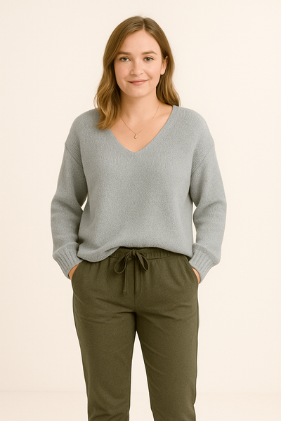Elegant Knit Sweater with High Neck – Soft Ribbed Design